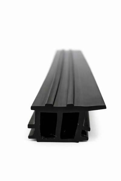 MAKPLASTİK FİTİL PROFİL P 102 Çelik Kapı Kasa Fitili 6 Metre Siyah