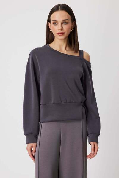 ON Kayık Yaka Yırtmaç Detaylı Sweat