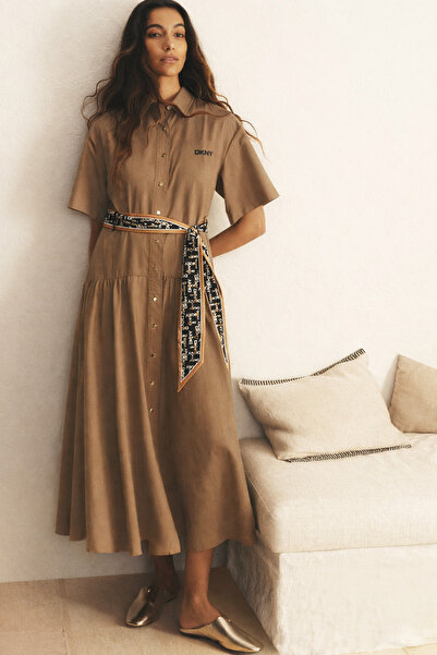 Dkny فستان بأكمام تصل إلى الكوع وأزرار أمامية