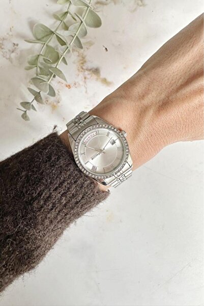 OQQO Myra Double Date Display Silver Women's Wristwatch