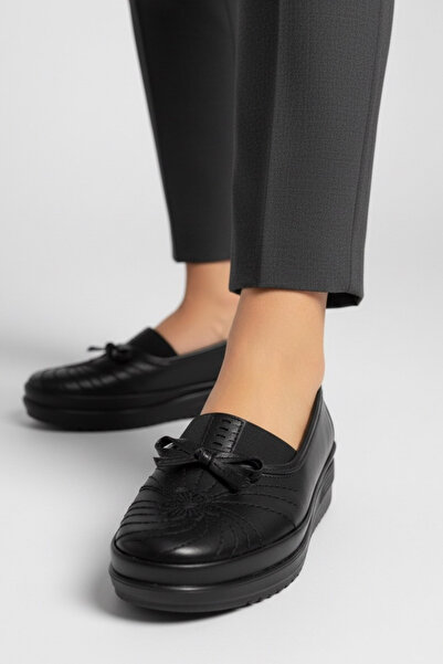 Walkenzo 4943 حذاء نسائي مريح لتقويم العظام مزود بفيونكة