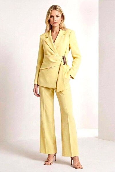 FashionForYou Lumira two-piece suit, jacket with elegant detail and gold buck...