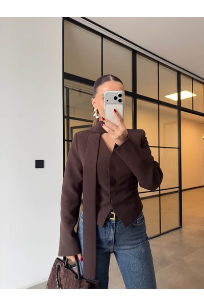 BB Bensu Buyruk VATKALI FULAR DETAYLI CEKET KAHVE