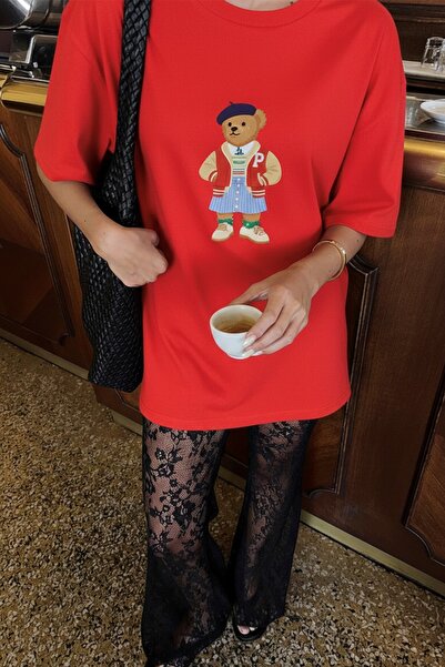 The Champ Clothing تي شيرت نسائي كبير الحجم مطبوع عليه Campus Bear باللون الأ...