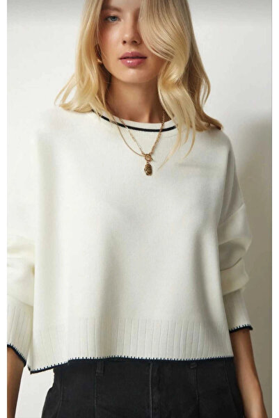 MetuCA Women's White Shepherd Stitching Detailed Crew Neck Soft Texture Crop ...