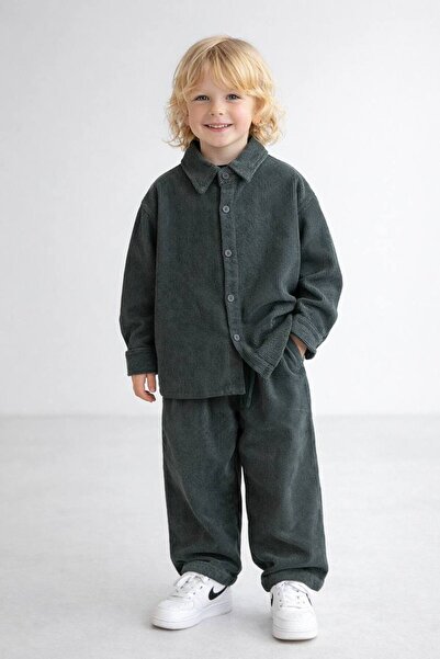 Karan Kids Set de pantaloni și cămașă din catifea oversize pentru băieți