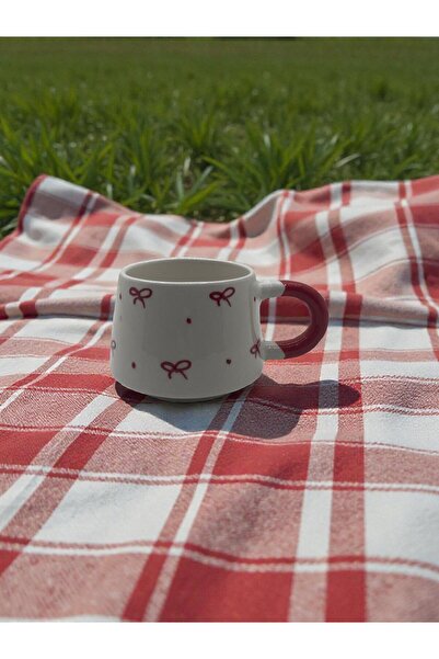 KACASTORE Ceramic Hand-Painted Gift Mug with Bow Pattern
