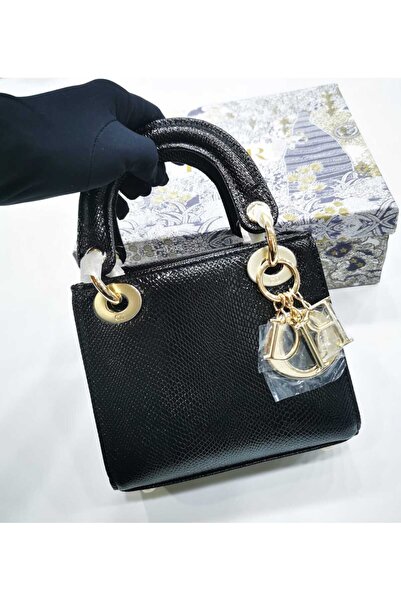 GGGG Elegant and stylish women's shoulder bag with all its accessories