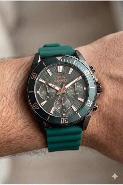 Slazenger حافظة بلون الرصاص مقاس 44 ملم، حزام سيليكون أخضر، ساعة يد رجالية مت...