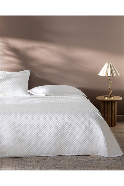 Madame Coco Boulogne Single Velvet Bedspread