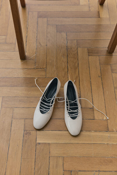 LUTVELIZADE Heeled Shoes 2605 - Short Heeled Bone Heels with Lace Detail for ...