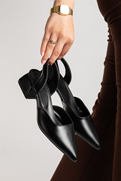AYENDE MODA Siyah Sivri Burun Alçak Blok Topuklu Slingback Ayakkabı Slingback