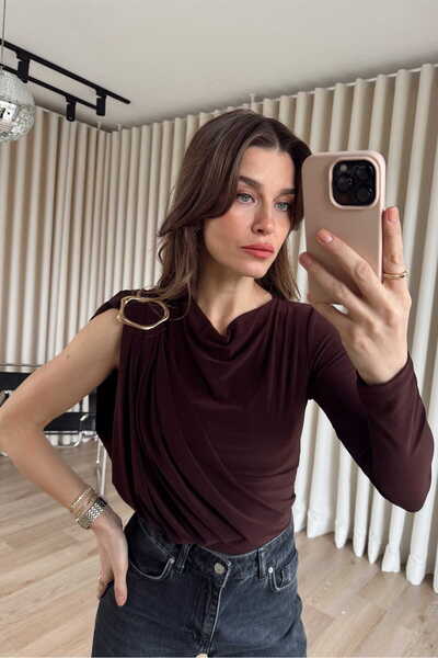 Sue Store Bitter Brown One-Shoulder Blouse with Gold Buckle Detail