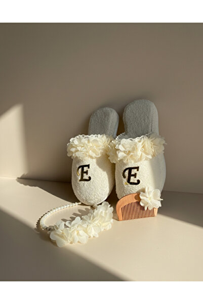 AdNovasam Harf Detaylı Lohusa Terlik-Tarak-Taç-Seti (KALIBI DAR 1 NUMARA BÜYÜ...