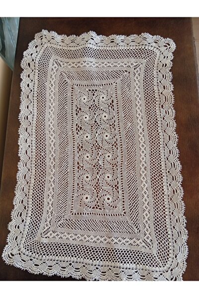 Pervin Ablacım Beyaz iple iğne ile yapılmış iğne oyası el yapımıdır