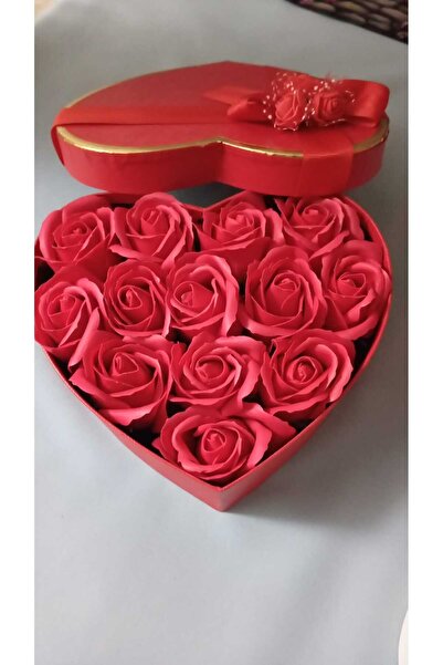 SAGA DEKORASYON & HEDİYELİK صندوق زهور على شكل قلب - حجم متوسط - أحمر