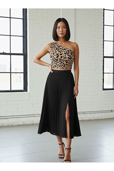 JustBS بلوزة قصيرة غير متماثلة مطبوعة من سيرا