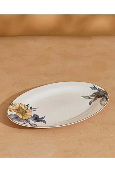 REDTAG طبق بيضاوي مزين بالزهور باللونين الأبيض والأزرق