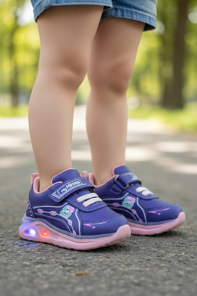 Minima أحذية رياضية مضيئة للأطفال مع شريط فيلكرو - نعل مضاد للانزلاق، أحذية م...