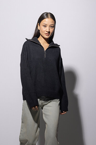 Nisan Tricot Sweater with Zippered Collar