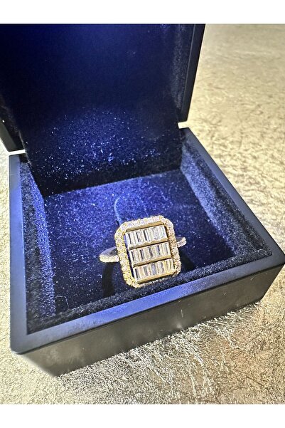 ZARAFET Baget Taşlı Kare Model Kadın Yüzük – Zirkon Taşlı Altın Renk Şık Tasarım