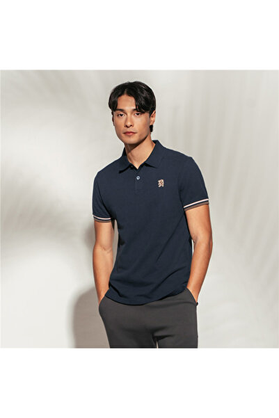 Giordano Men’s Cotton Slim Performance Polo with Small Lion Embroidery