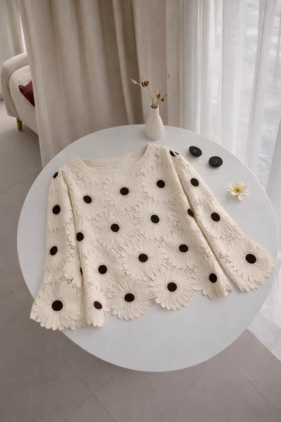 qarmacha Papatya Desenli Triko Bluz