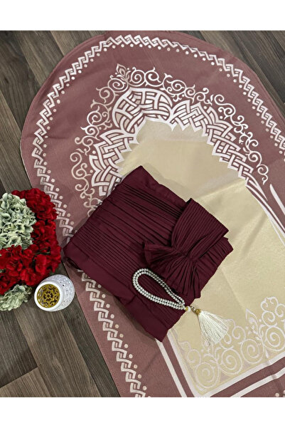 Gerenic A luxurious women's prayer set consisting of a padded prayer mat and ...