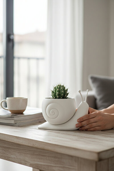 Pazarois Snail Figured Design Vase White