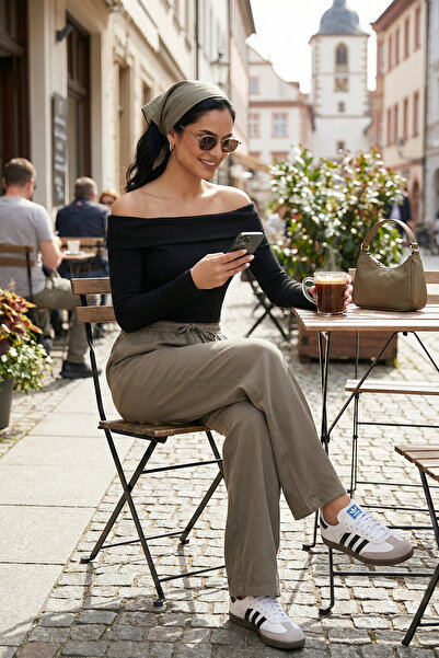 Lela Χαλαρή εφαρμογή, ψηλόμεσο παντελόνι με φαρδιά μπατζάκια και δέσιμο στον ...