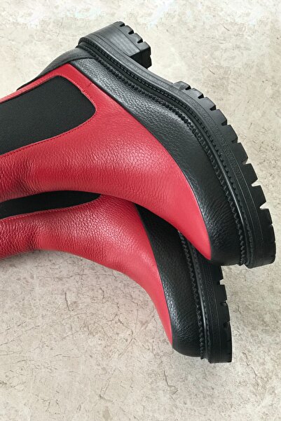 TUNAELLİ Kadın Kırmızı Siyah Hakiki Deri Yanı Lastikli Chelsea Bot