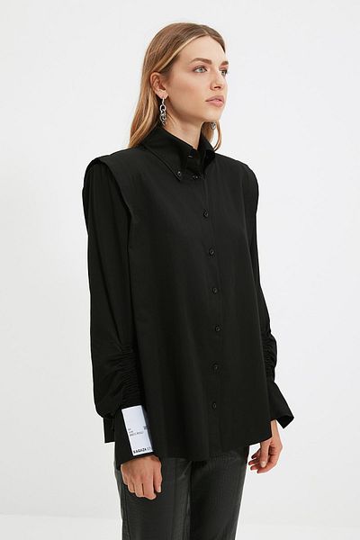 Trendyol Collection Sagaza Studio Popeline-Hemd in Schwarz – Kordelzug-Detail, gewebt TPRAW22GO1191
