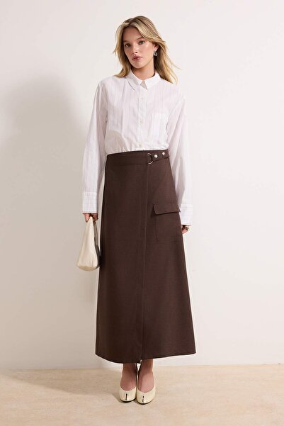 Trendyol Modest Brauner, zweireihiger, gewebter Maxirock mit Taschendetail TC...