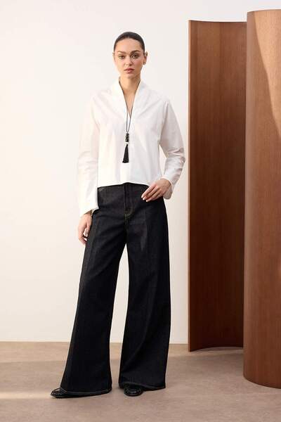 Trendyol Collection Trendyolmilla Wardrobe Essentials – White V-Neck Woven Bl...