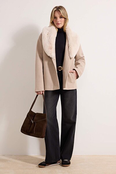 Trendyol Collection Ecru Regular Mantel TWOAW26KB00076