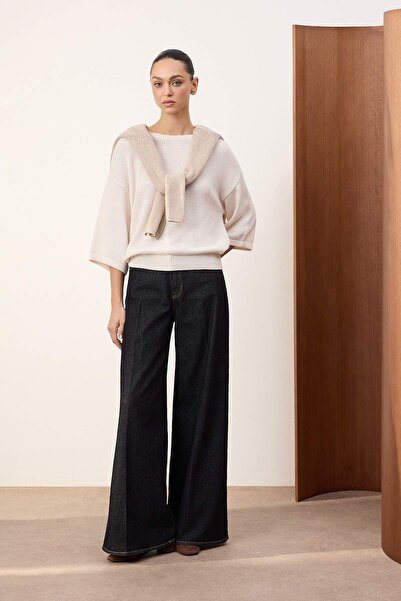 Trendyol Collection Wardrobe Essentials Ecru Strickbluse mit Rundhalsausschni...