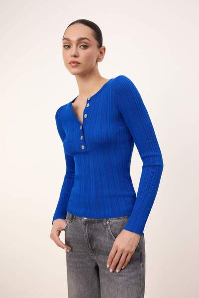 Trendyol Collection Articole esențiale pentru garderobă Saks Pulover din tric...