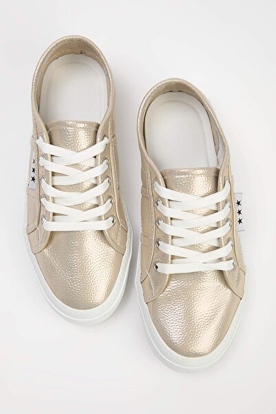 TRENDYOL SHOES Goldene Schnürschuhe mit flacher Sohle, Unisex-Sportschuhe TAK...