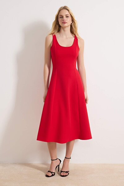 Trendyol Collection Roter, gerader Rock mit geteilter Taille, gewebtes Midi-K...