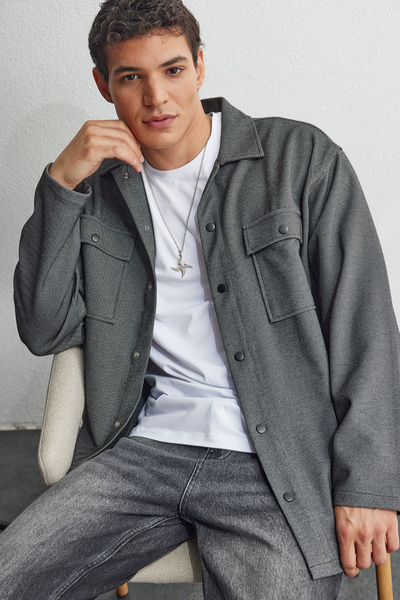 Tudors Erkek Relax Fit Rahat Kesim Çift Cepli Örme Siyah Apaş Yaka Gömlek