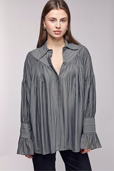 Saade Kadın Oversize Büzgülü Düşük Omuz Dokulu Gömlek - Manşet Detaylı