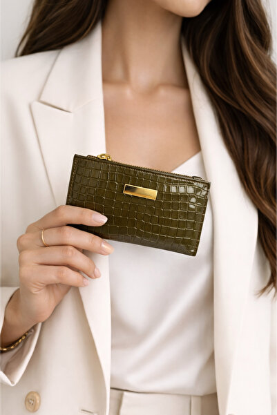Newish Polo Crocodile Pattern Look Basic Wallet with Gold Zipper
