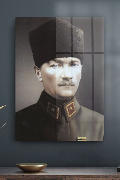 Decovetro Ataturk u vojnoj uniformi na staklenoj slici