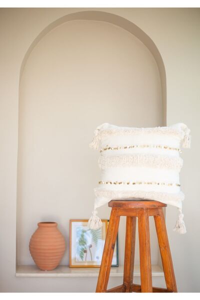 Bohemart وسادة من الكتان الأبيض المغربي مصنوعة يدويًا مع ترتر ذهبي