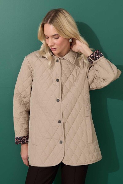 Selen Giyim İçi Leopar Astarlı Şömizye Yaka Kapitone Mont / BEJ