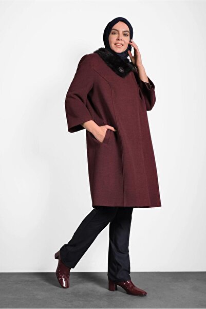 Alvina TRUVAKAR 90086 Модель пальто з хутром на рукавах