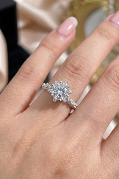 ACAR SİLVER AŞK YILDIZI YÜZÜK 925 AYAR GÜMÜŞ IŞIKLI KUTUDA SEVGİLİYE HEDİYE