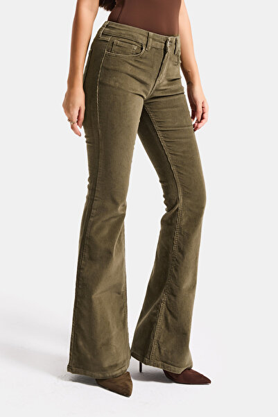 it's basic Дамски каки панталони с ниска талия, разкроени крачоли и прилепващ...