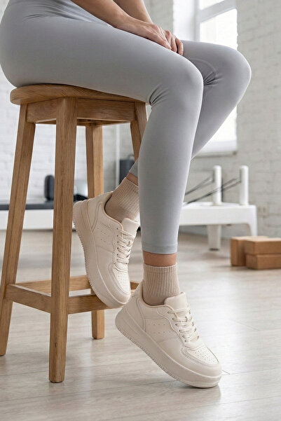 Zerenyus حذاء رياضي نسائي مريح ذو نعل سميك ورباط