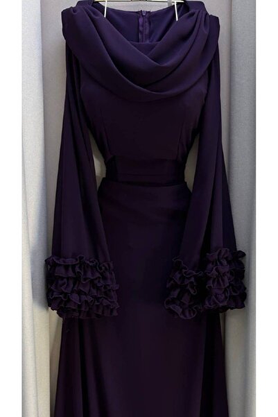 Kayla فستان طويل قماش شيفون بلون ليلكي انيق الأكمام طويلة وتتميز بكشكشة ناعمة...